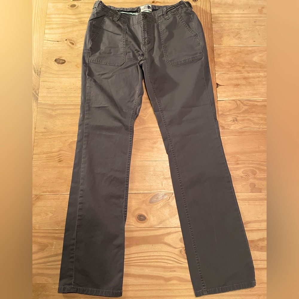 The North Face Womens Size 8 Cotton Pants Brownish/Grey Color.